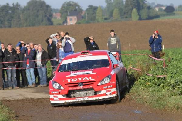25-voitures-en-super-rallye