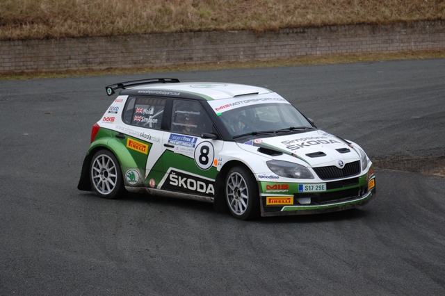 neil-simpson-au-depart-sur-sa-skoda-fabia-s2000