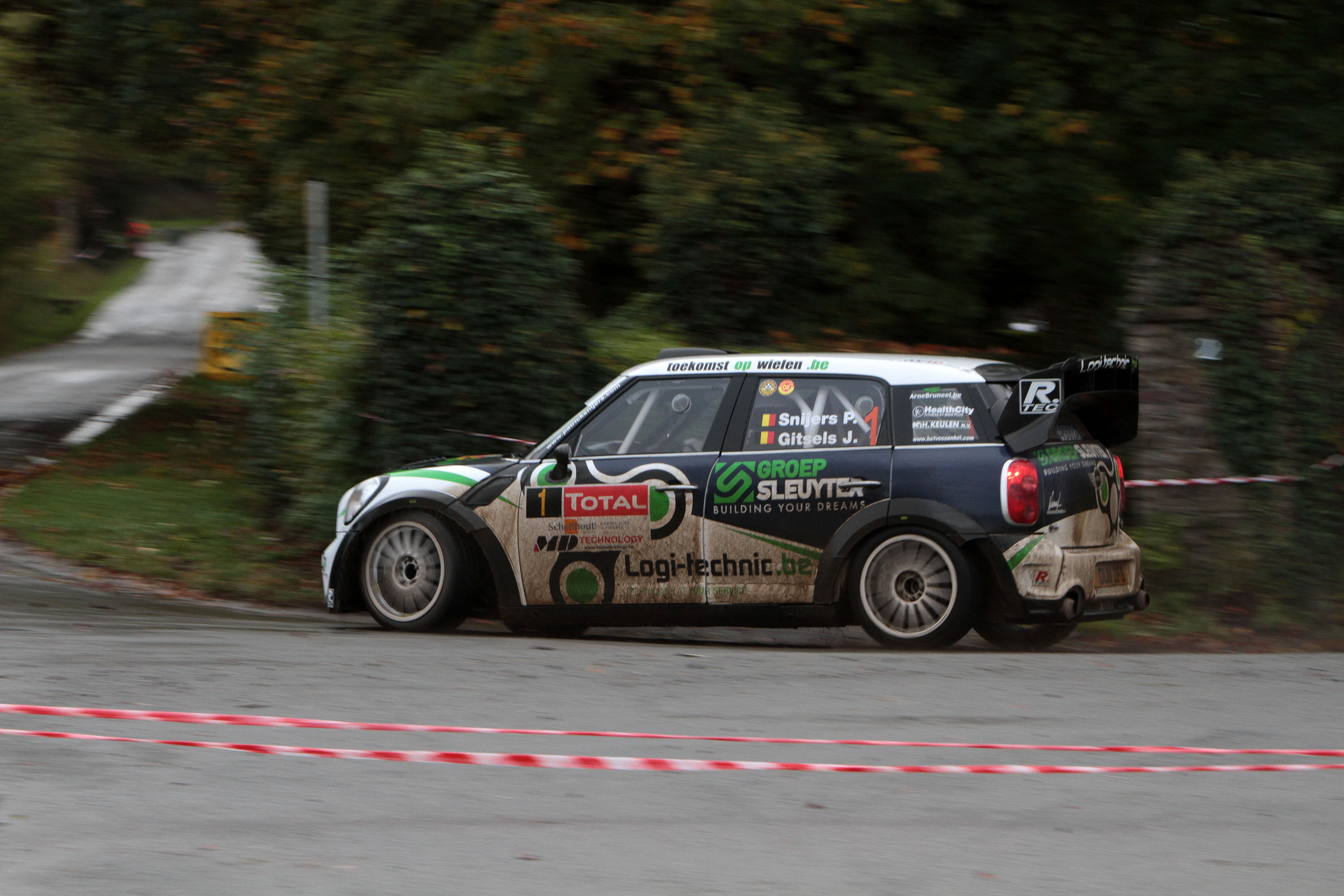 casier-domine-mais-snijers-garde-le-sourire